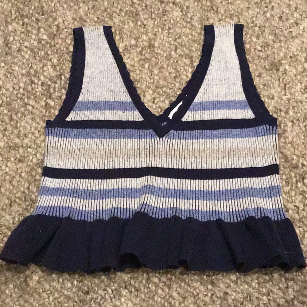 BCBG navy knit tank with scallop edge and ruffle peplum size M